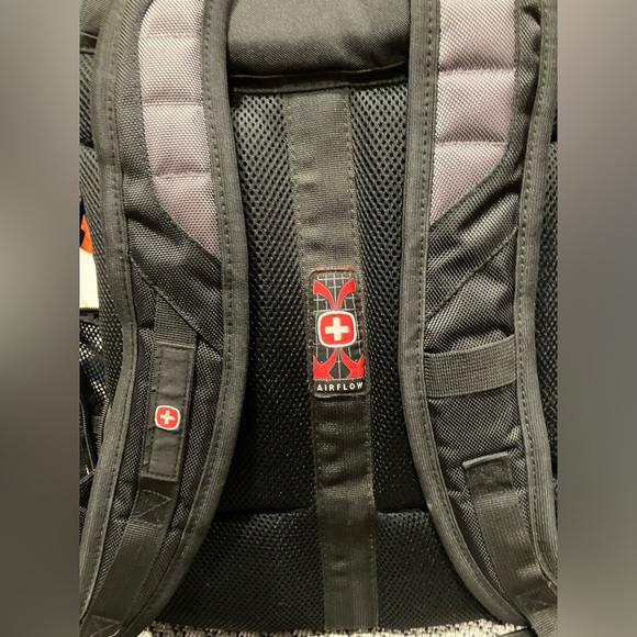 Swiss Gear Multi - Pocket Airflow Cushioned Black/Gray Backpack - Picture 7 of 7